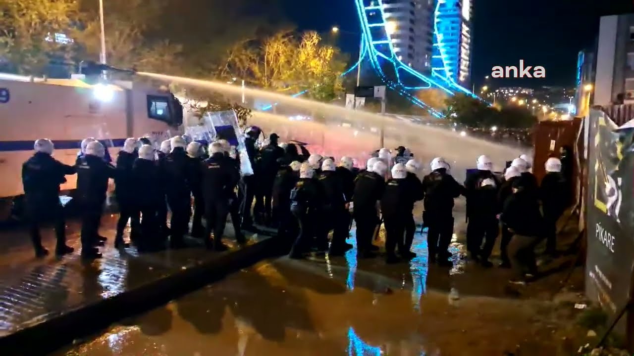 İzmir'de Ekrem İmamoğlu protestosuna polis müdahalesi
