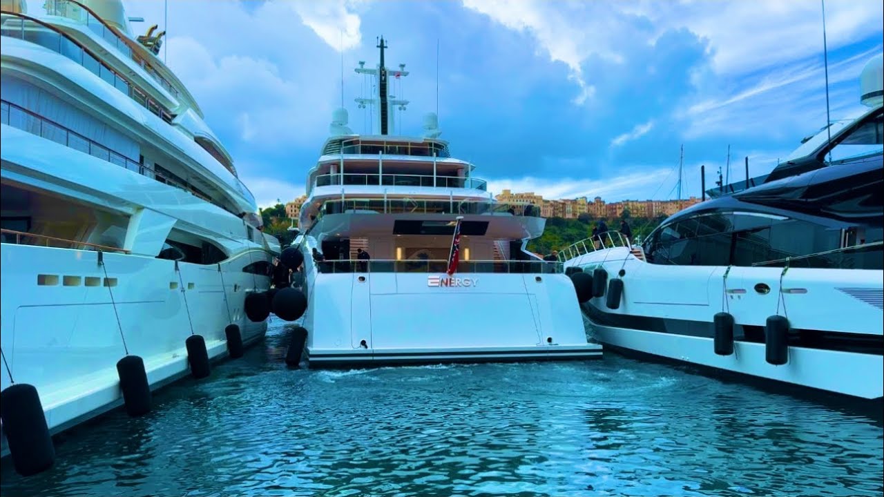 M/Y ENERGY 78m A TIGHT SQUEEZE DOCKING DANGEROUS MANEUVER, MONACO PORT HERCULES @emman25MC