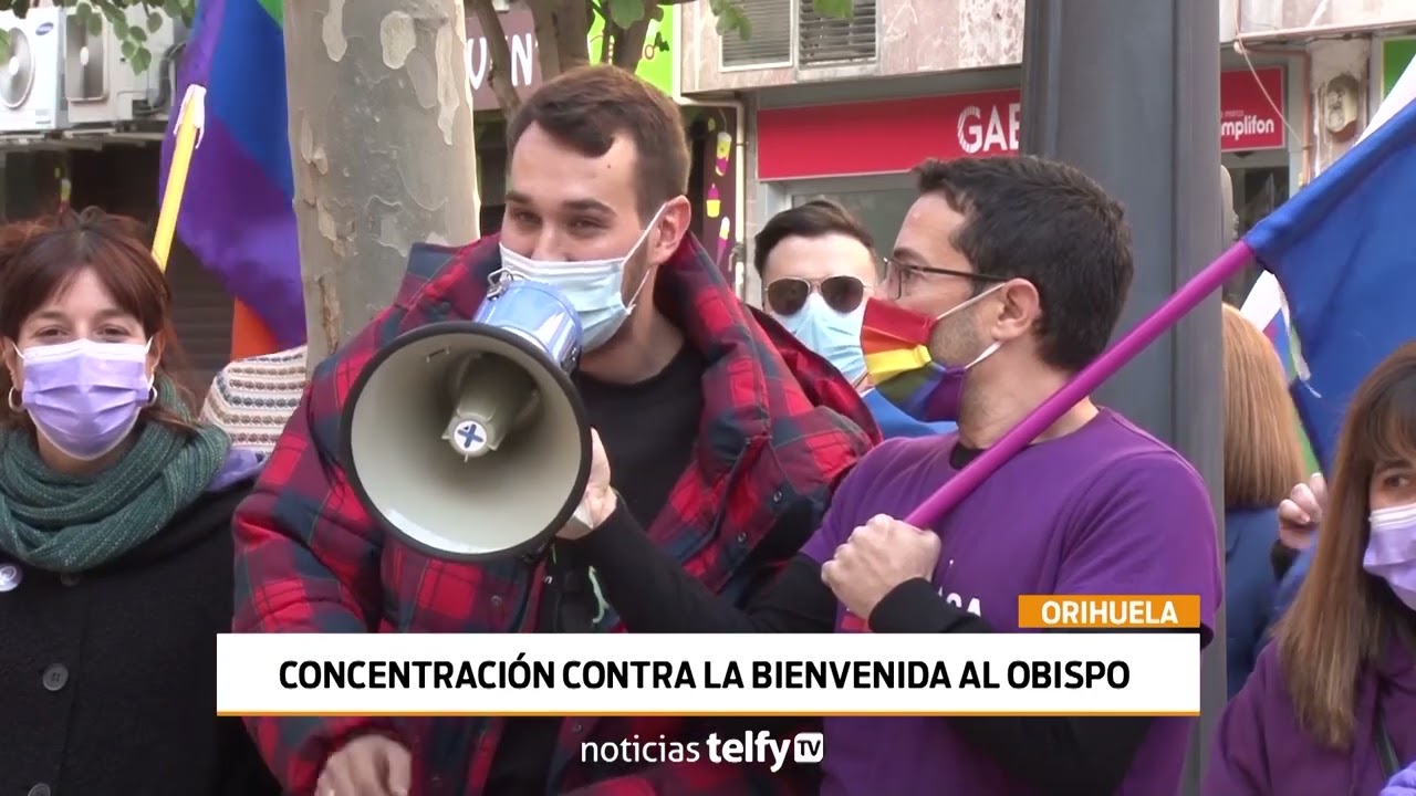 Protestas en la entrada y toma de posesión de Munilla como nuevo obispo de Orihuela-Alicante