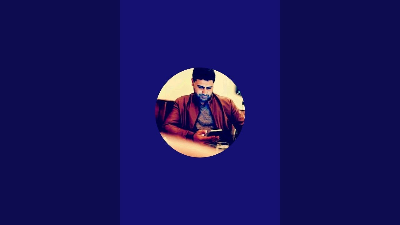 هناك شخص اعشقه بجنون لا أستطيع قول من هو ولكن تكفيني ابتسامته عندما يقرء الكلمات ويعرف انه مقصود