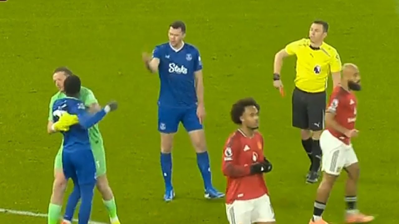 Idrissa Gana Gueye red card vs Manchester United vs Everton, Idrissa Gueye vs Michael Keane red card