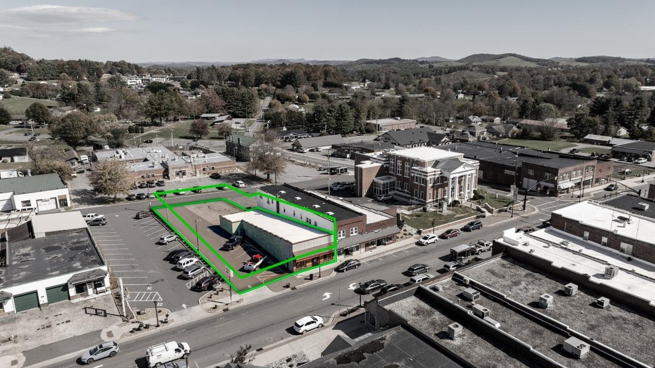 48 N Main St, Sparta, NC