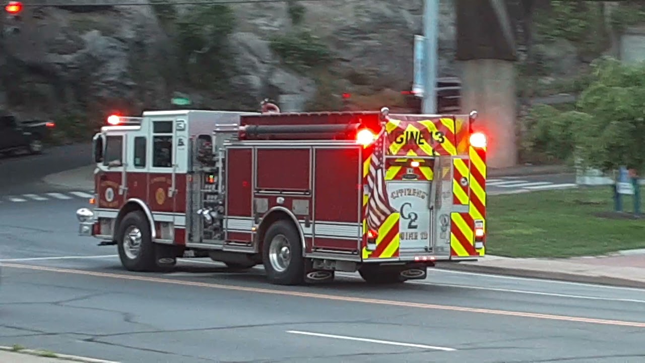 Seymour Engine 11 , Rescue 12 and Engine 13 Responding (Hauling Ass