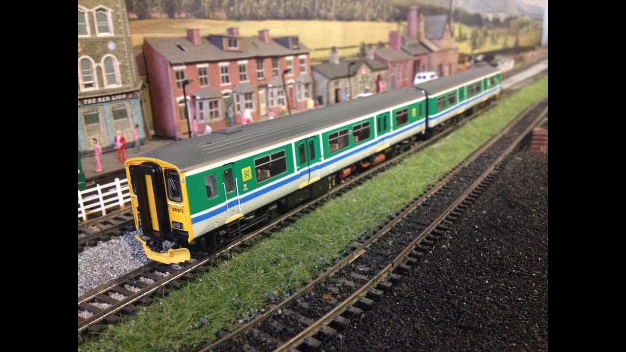 Bachmann Centro Class 150/2 DMU | Unboxing and Review
