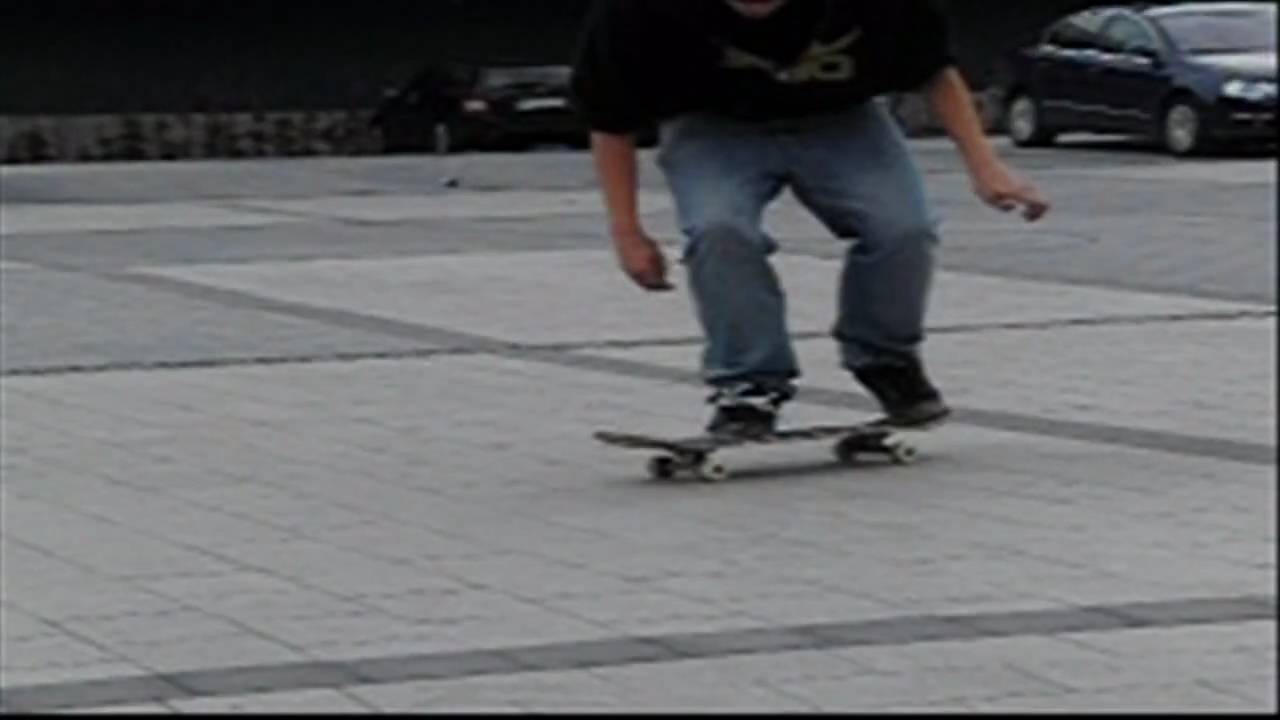 Super Slow Motion Underflip 420fps- Casio EX-FH20