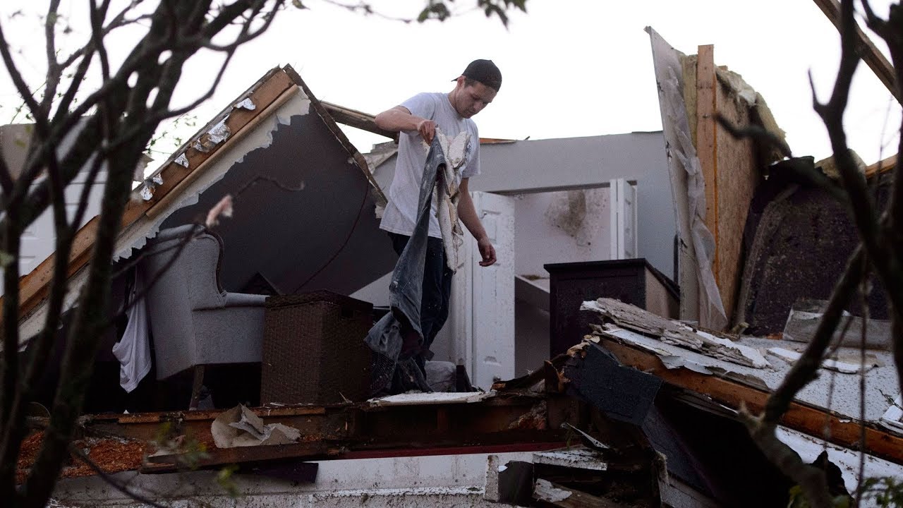 Devastation after tornado touches down in Ottawa-Gatineau region