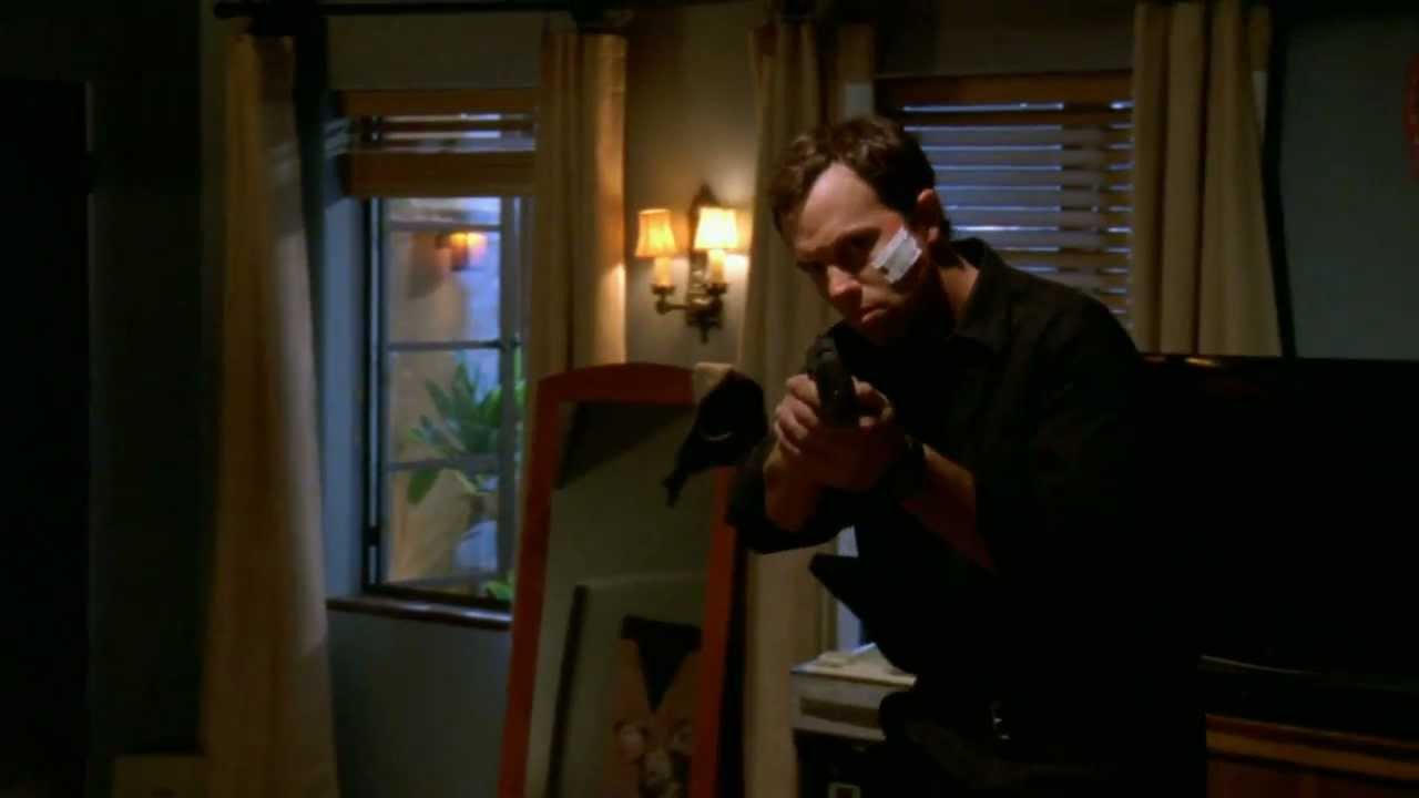 Chuck S02E01 HD | Frightened Rabbit -- The Twist