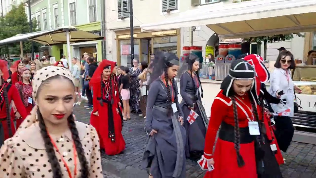 Sibiu, 09.08.2024.Parada portului popular la deschiderea festivalului internațional de folclor...