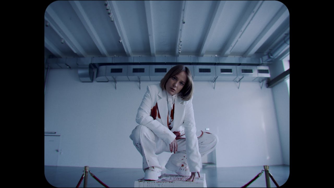 lùisa - Burn Out (Official Music Video)