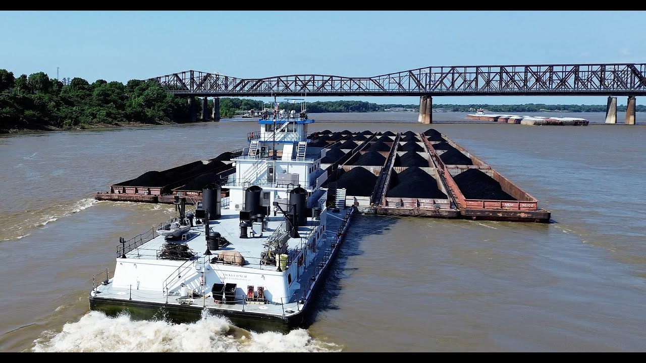 The Big Towboat Jacky L O'Neal pushing 30 Loads of Coal Southbound Memphis