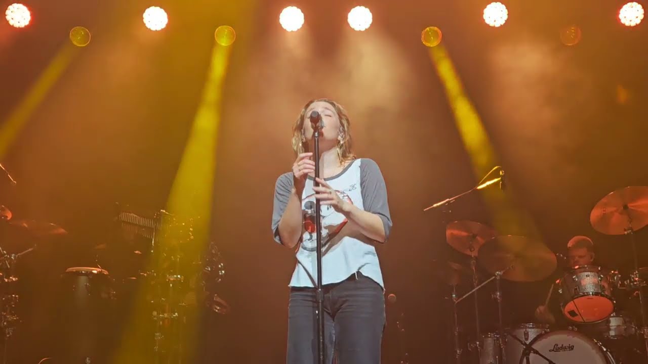 Maggie Rogers • 
