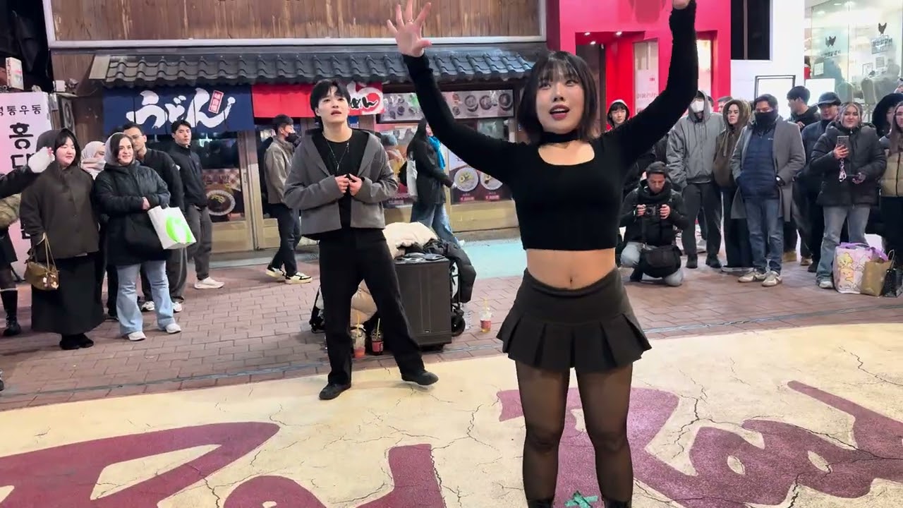 2026 HONGDAE K-POP DUO BUSKING (BEOUR CREW) - [HyunA & DAWN] PING PONG (2)