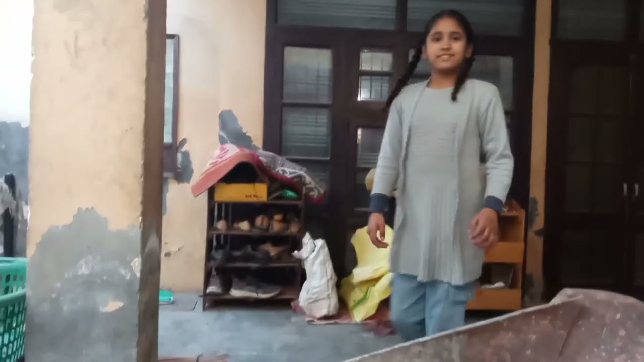 ਅੱਜ ਦੁਕਾਨ ਤੇ ਸ਼ਟਰਿੰਗ ਦਾ ਕੰਮ ਹੋ ਗਿਆ। Ajay dukaan per shuttering ka kam ho hi Gaya