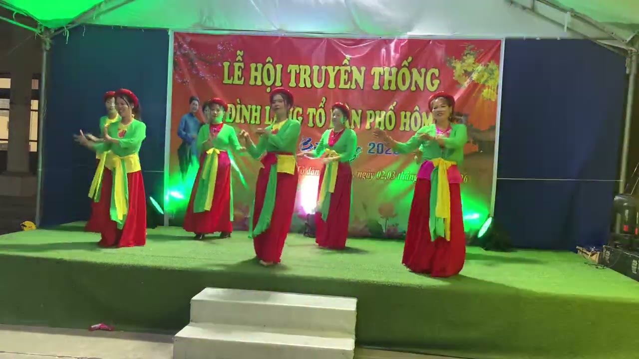 Ngồi tự mạn thuyền 