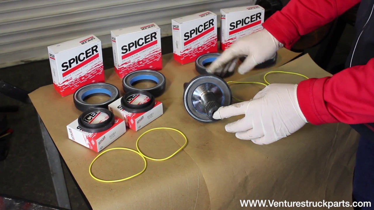 1998-2004 Ford F250 F350 F450 F550 4x4 Super Duty Outer Axle Shaft And Vacuum Knuckle / Seal Install
