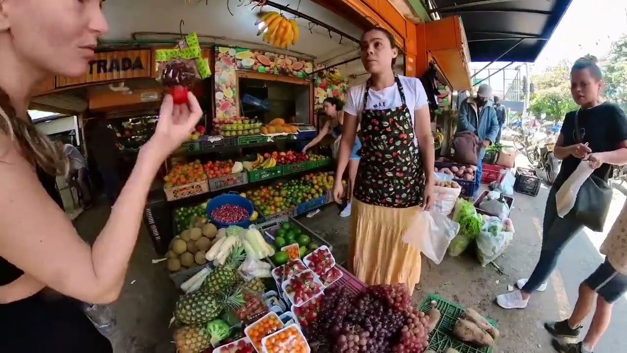 Crazy Market in Medellín | Colombia 🇨🇴
