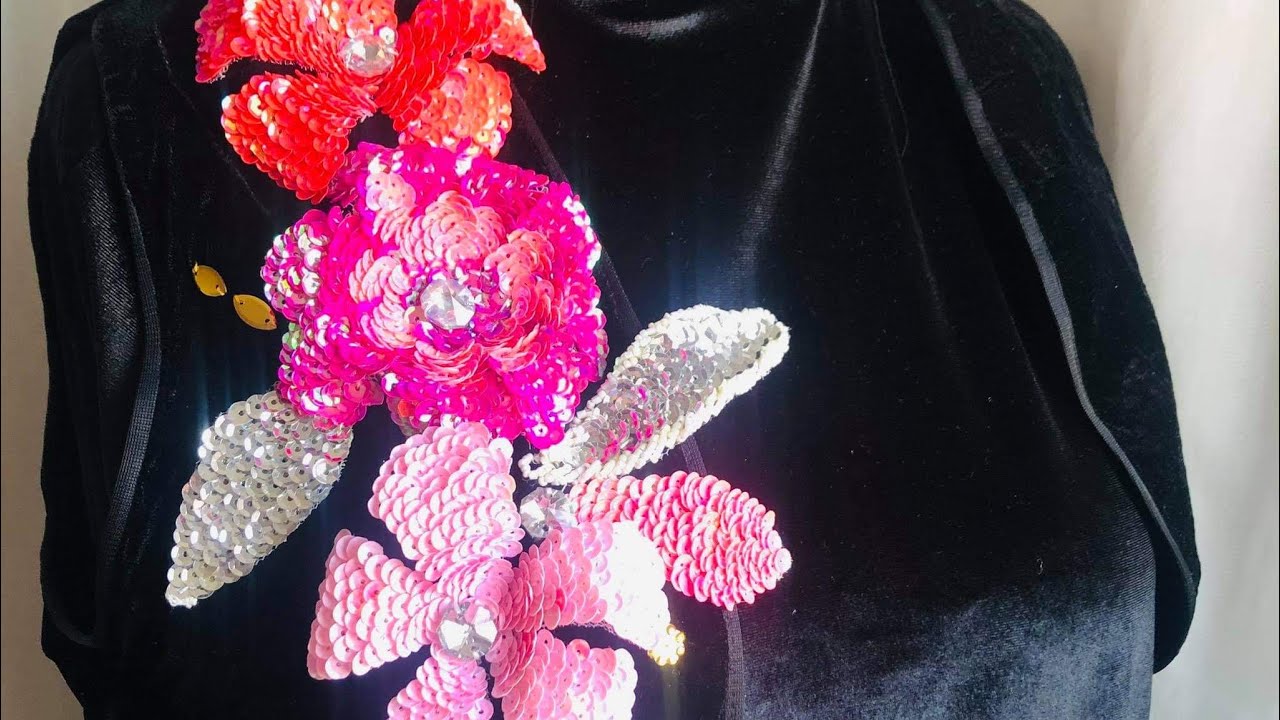 How to make a 3D flower                       چۆنێتی چنينى گوڵى پوولەکە بەسێ دووری