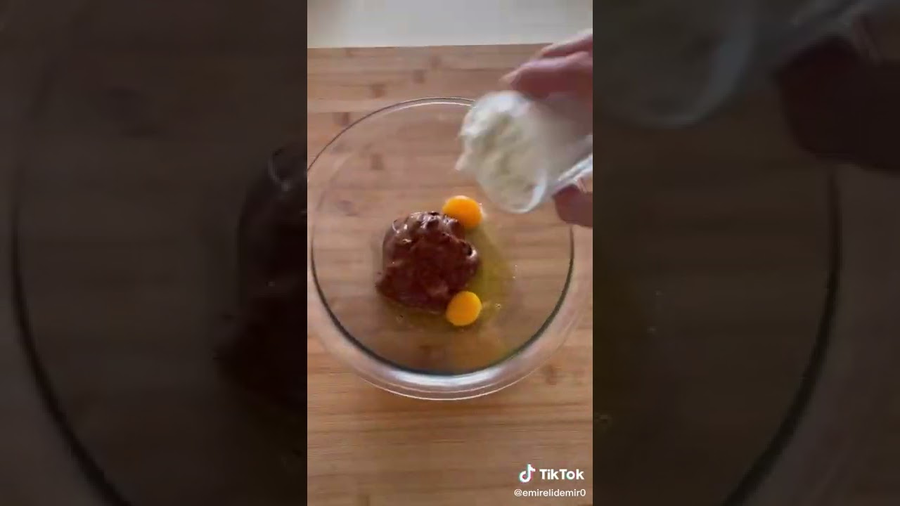 Emir ELİDEMİR den &ccedil;ok kolay kek tarifi