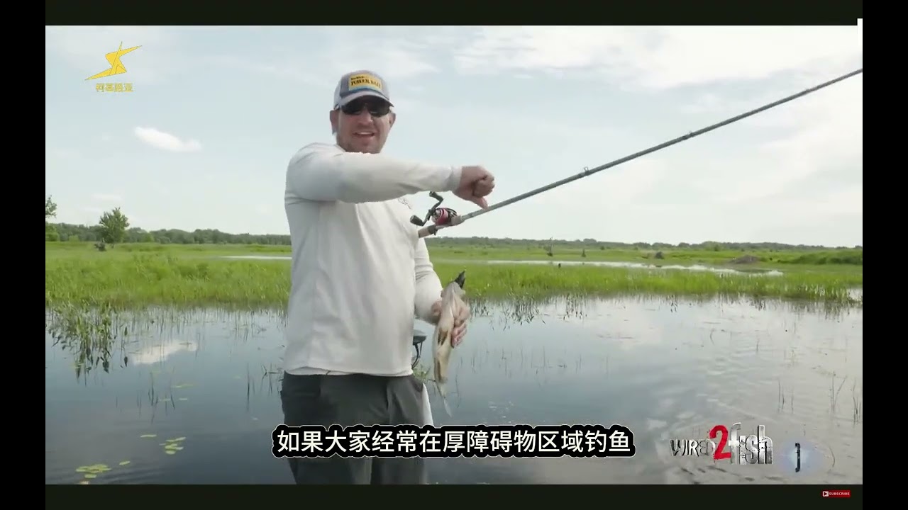 如何选择在尼龙线、PE线与碳线中找到最优解 本期视频主要围绕鱼线与饵的搭配展开，介绍了碳线、PE 线和尼龙线这三种常用鱼线的特点、适用场景及使用经验，旨在帮助钓友更好地选择鱼线，提高钓鱼效率并节约成