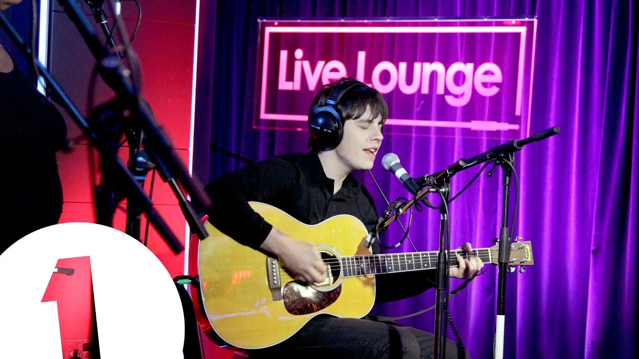 Jake Bugg covers Imagine Dragons' Radioactive (Live Lounge)