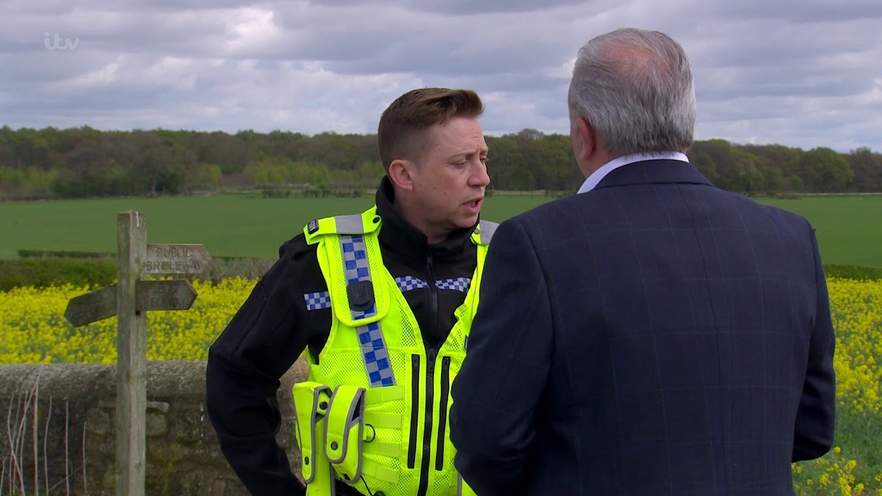 Lawrence Is Caught With a Man in His Car Boot - Emmerdale