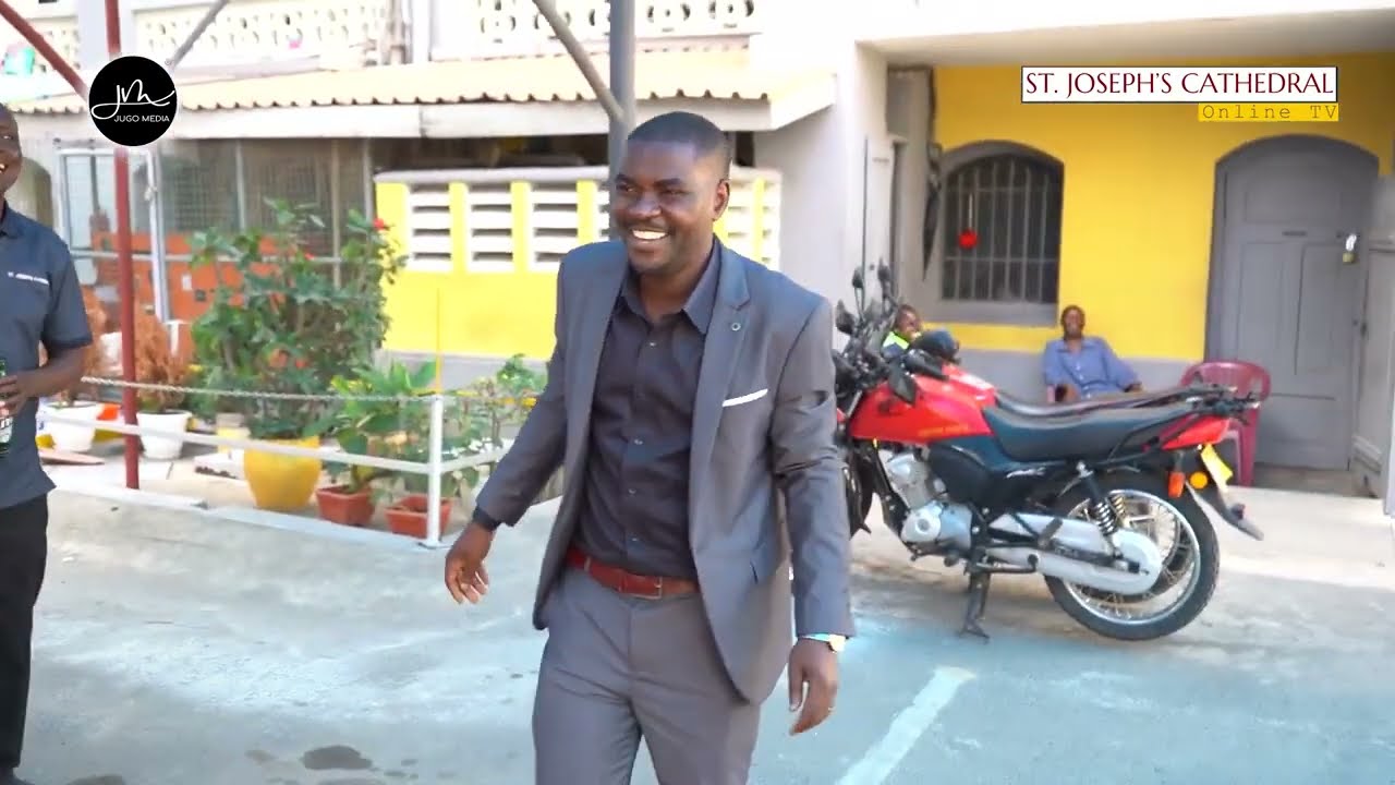 Tazama Kijana Wa Kwaya Kuu Florence Chalo Alivyo Imba Ki Latini Kwenye Tamasha la St. Joseph's Day.