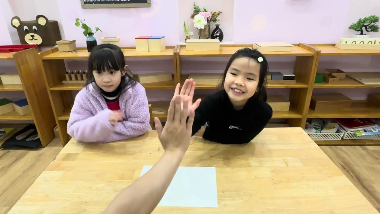 White - Lisa & Linda - Unit 1