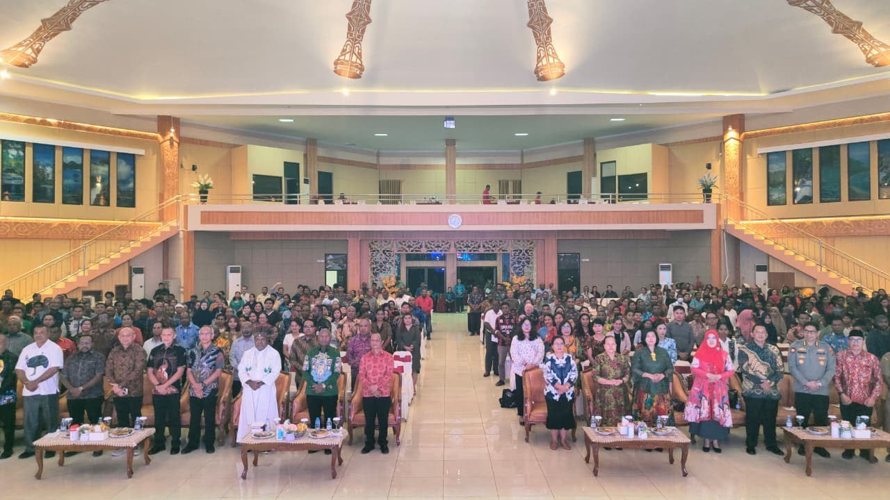 PEMPROV PAPUA BARAT GELAR IBADAH SYUKUR LEPAS SAMBUT 2025-2026