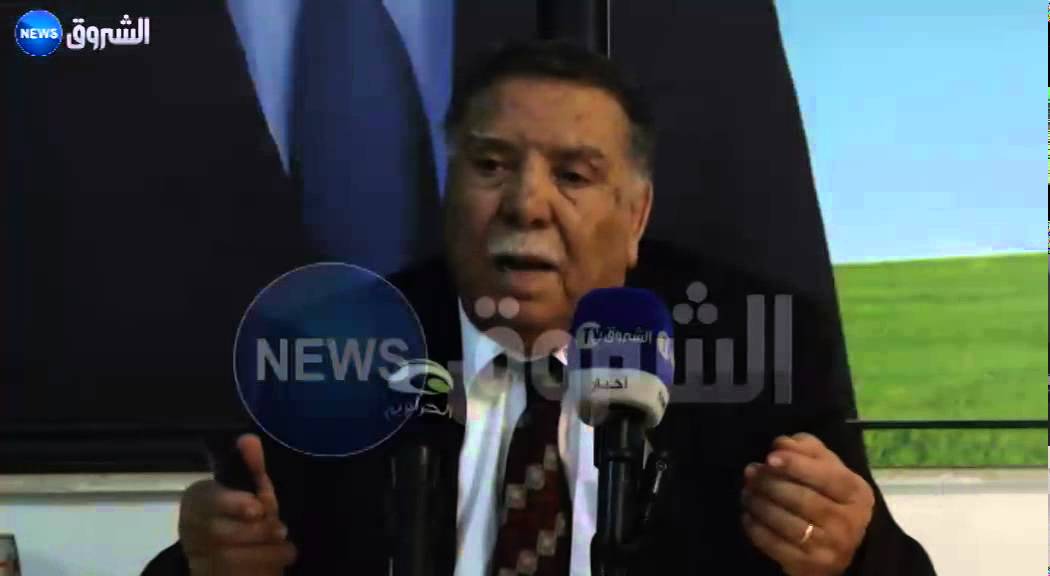 أحمد بن الشريف العقيد الأسبق يحذر من خطورة الوضع في الجزائر
