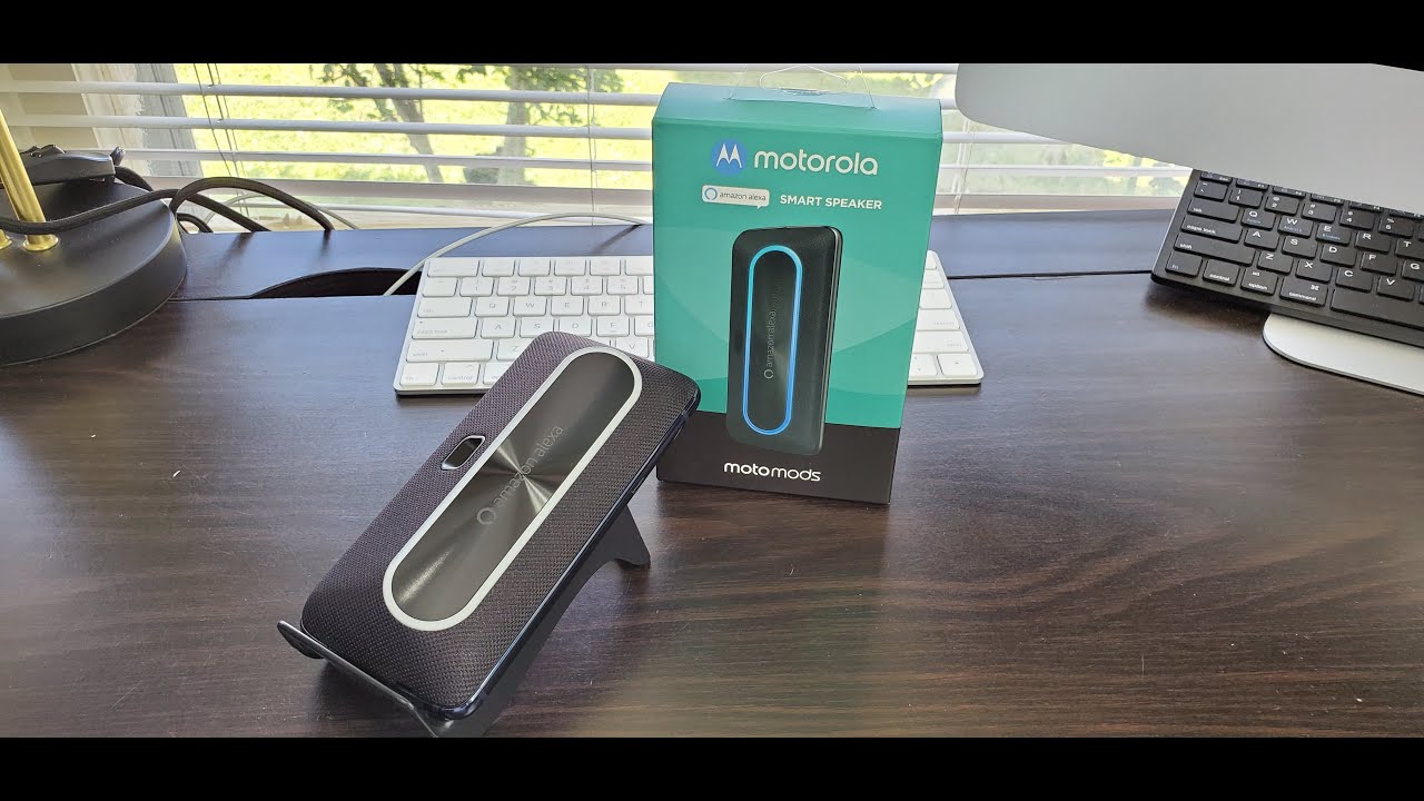 Unboxing Alexa Smart Speaker Moto Mod