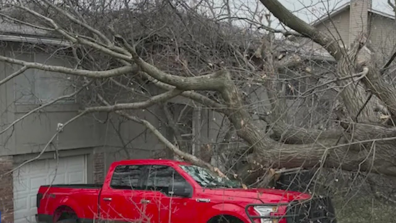 Cleanup underway in Kansas City metro after tornado