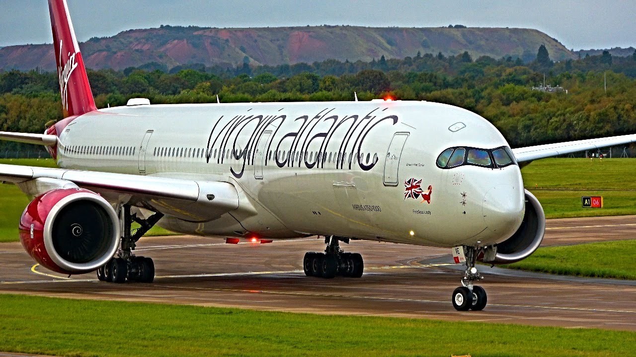 Plane Spotting at Edinburgh Airport, EDI - 04/10/23