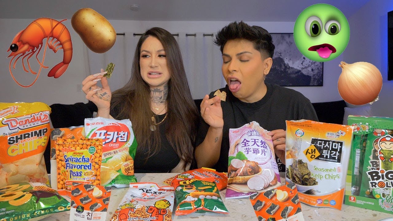 TRYING ASIAN SNACKS🔥🥠🥮🍡