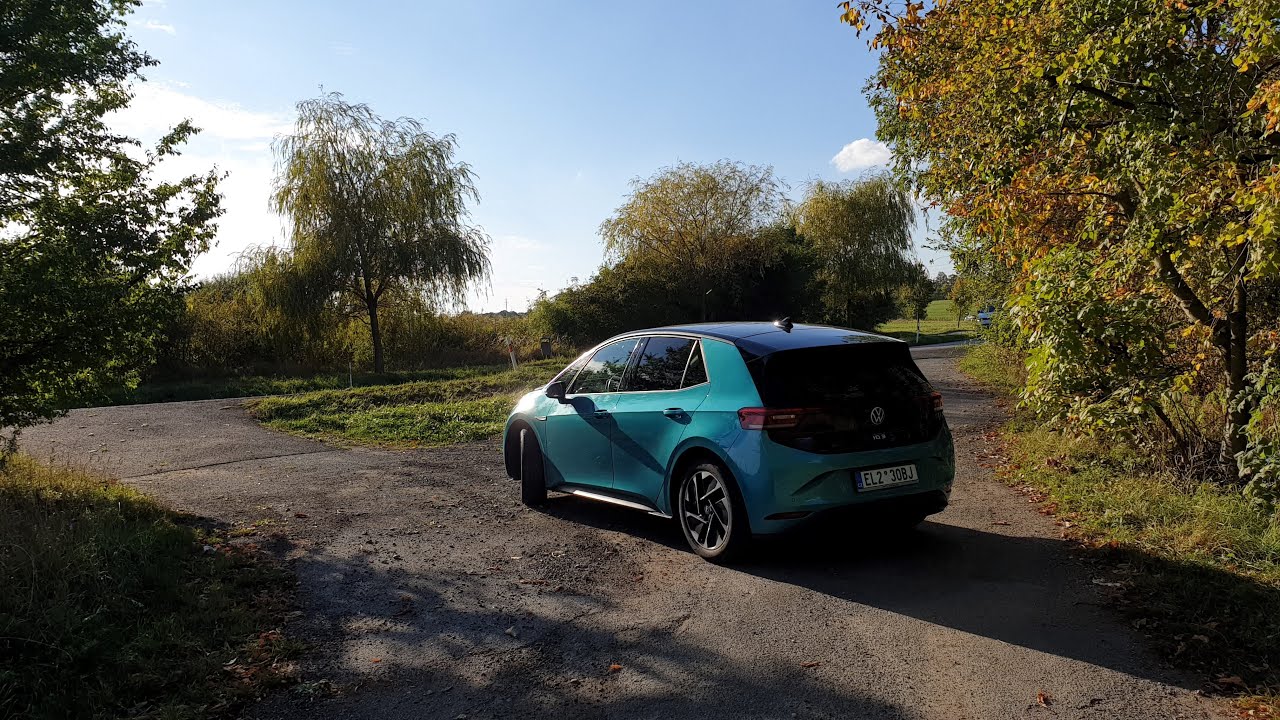 2020 VW ID.3 Pro 150 kW RWD | POV night drive | City, motorway, VW IQ.Light demo