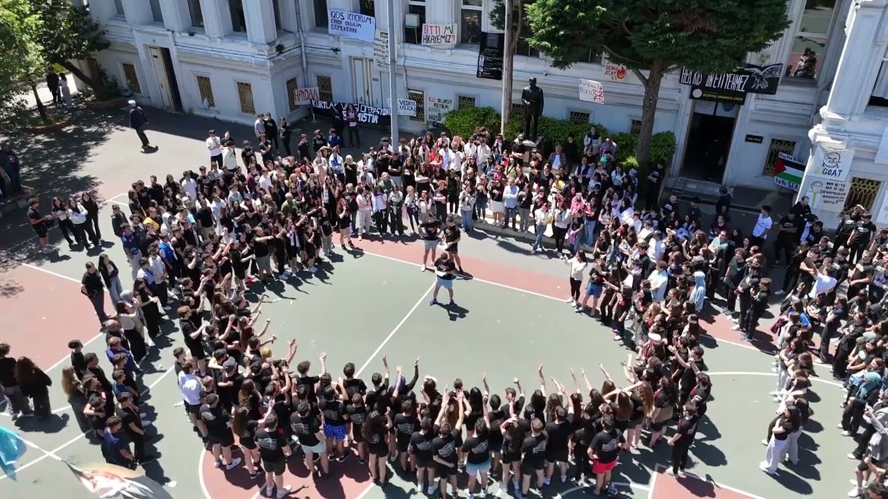 Beşiktaş Anadolu Lisesi - Manifesto & Denize Atlama 2025