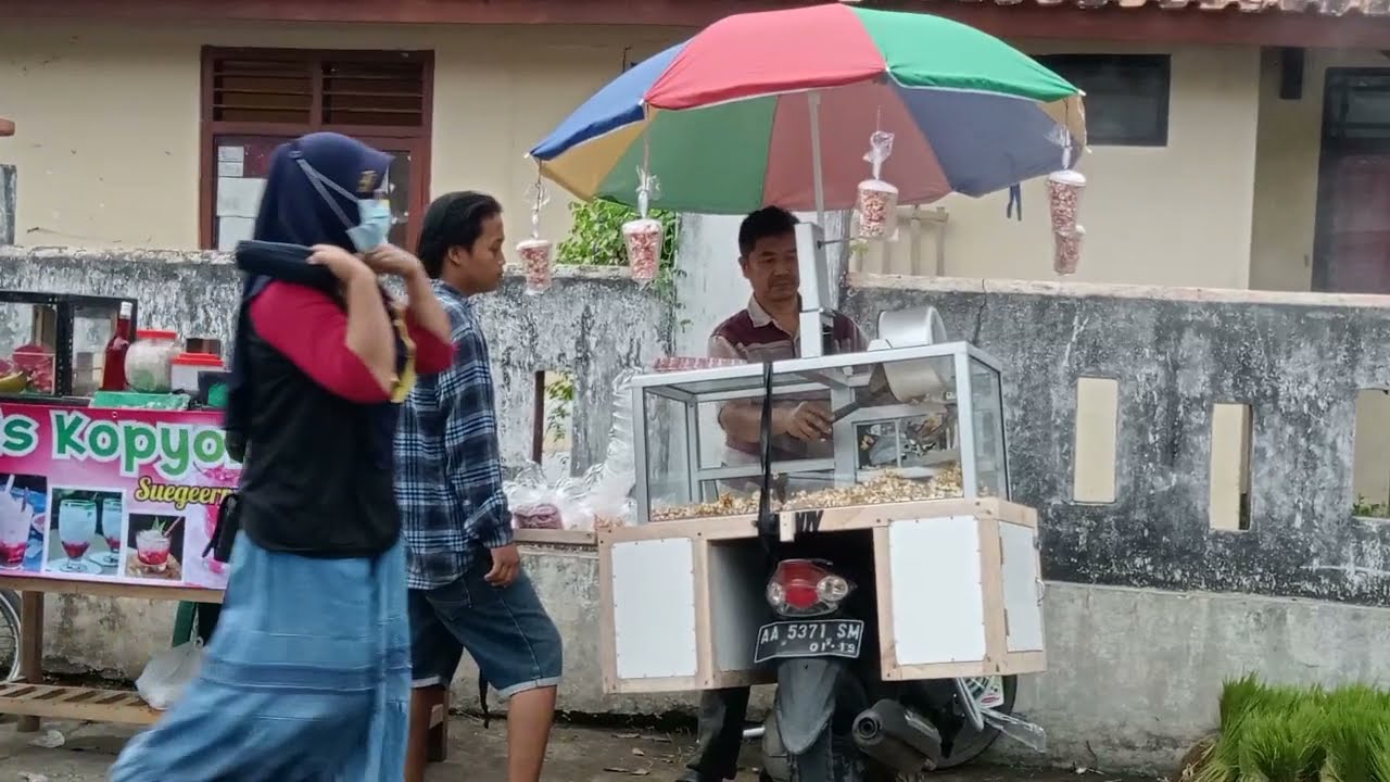 Jualan popcorn pakai motor juga bisa