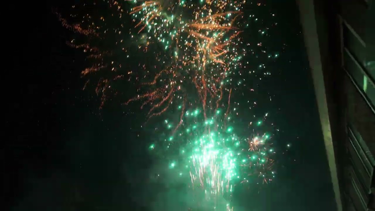 Vuurwerk molukse wijk 2 Nijverdal. Riakeo exceptional. 2025-2026.