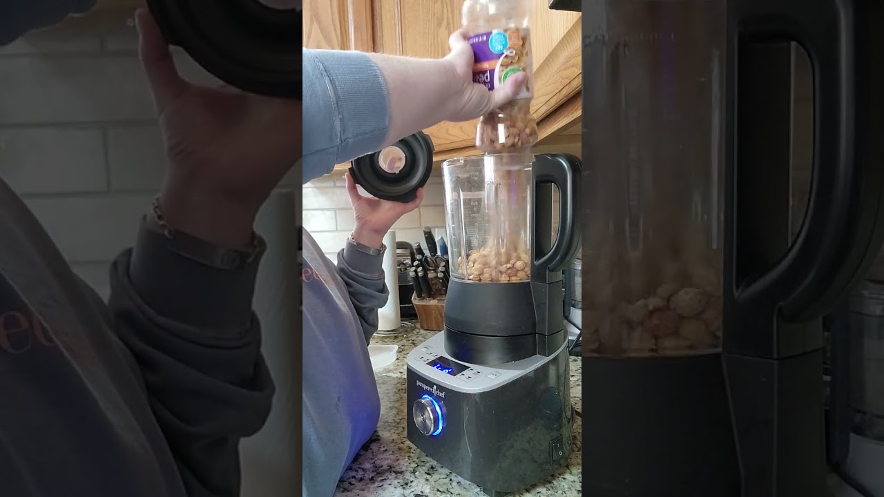 Pampered Chef Deluxe Cooking blender!