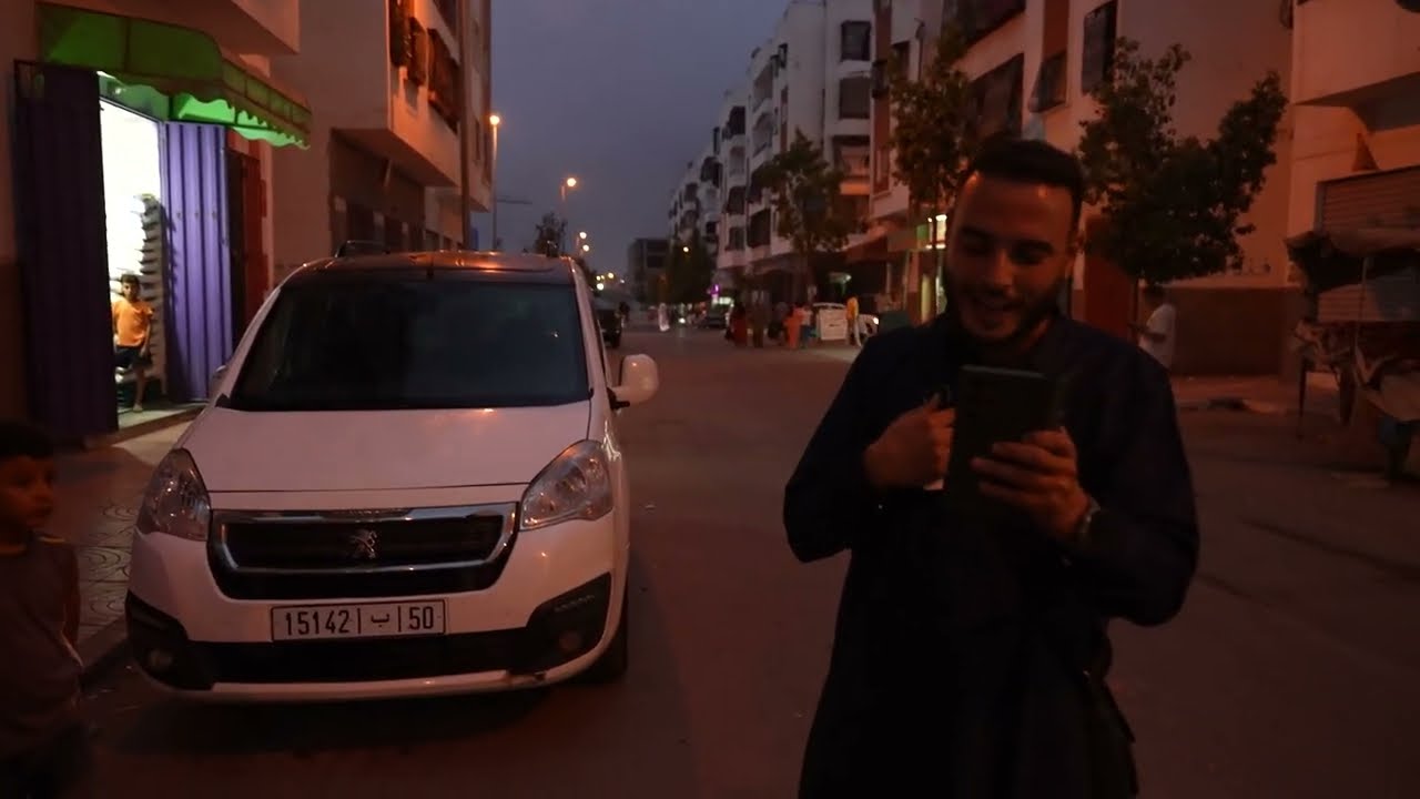 سيارة فيسبوكي حر في المزاد العلني والسبب في الفيديو⬇️
