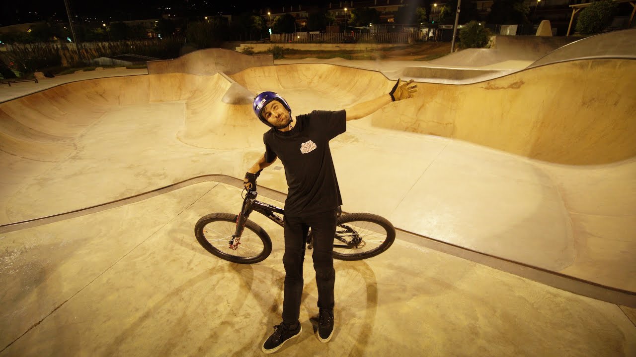 LA POMA  ̶B̶I̶K̶E̶P̶A̶R̶K̶ ̶ SKATEPARK SESSION!