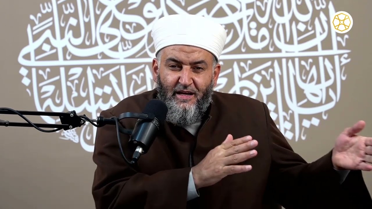 3) {لا يتخذ المؤمنون الكافرين أولياء} معنى الآية ومعنى من دون المؤمنين