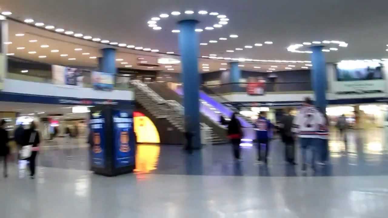 Walk from Penn Station (Acela Express train) to Pennsylvania Hotel, New York, USA.