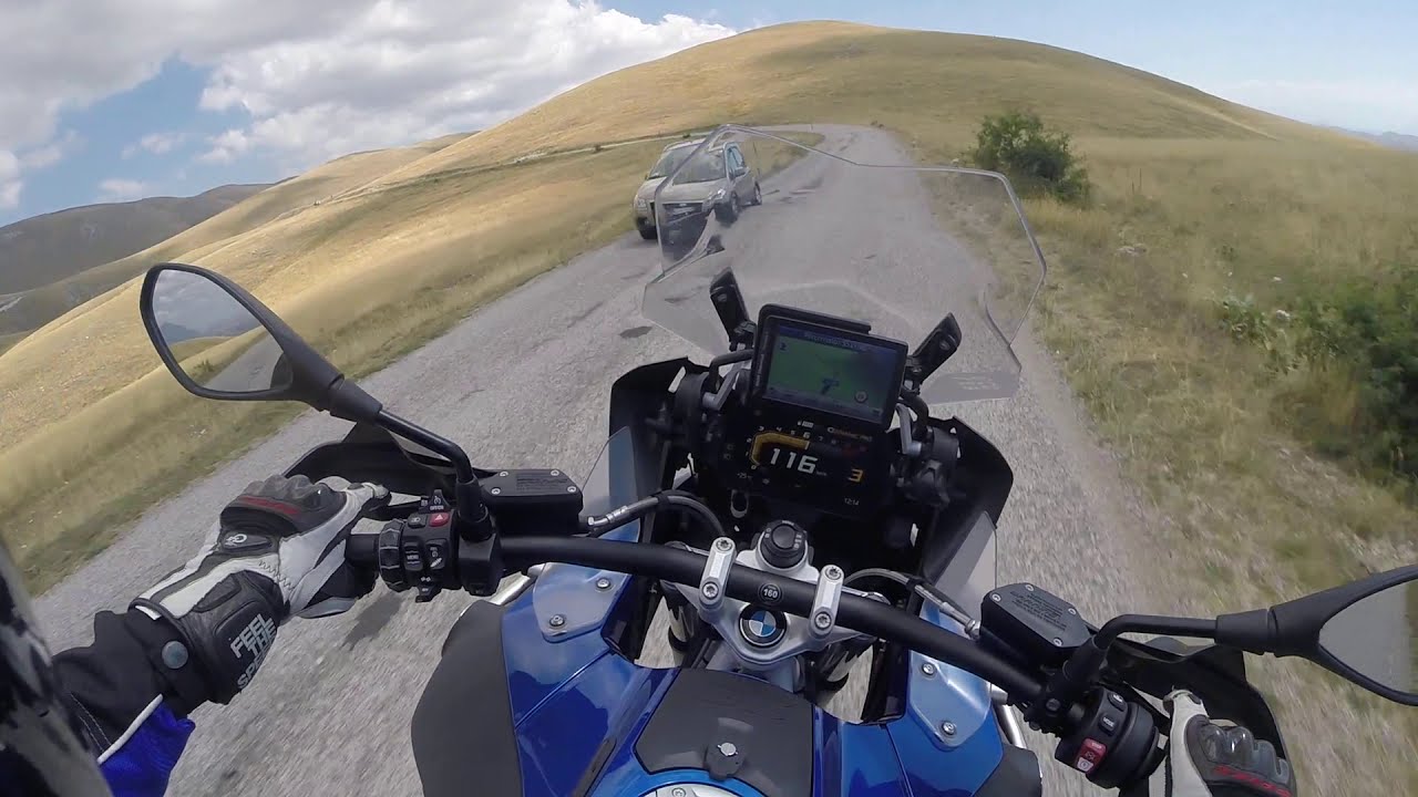 Riding Fast BMW GS 1250 2020