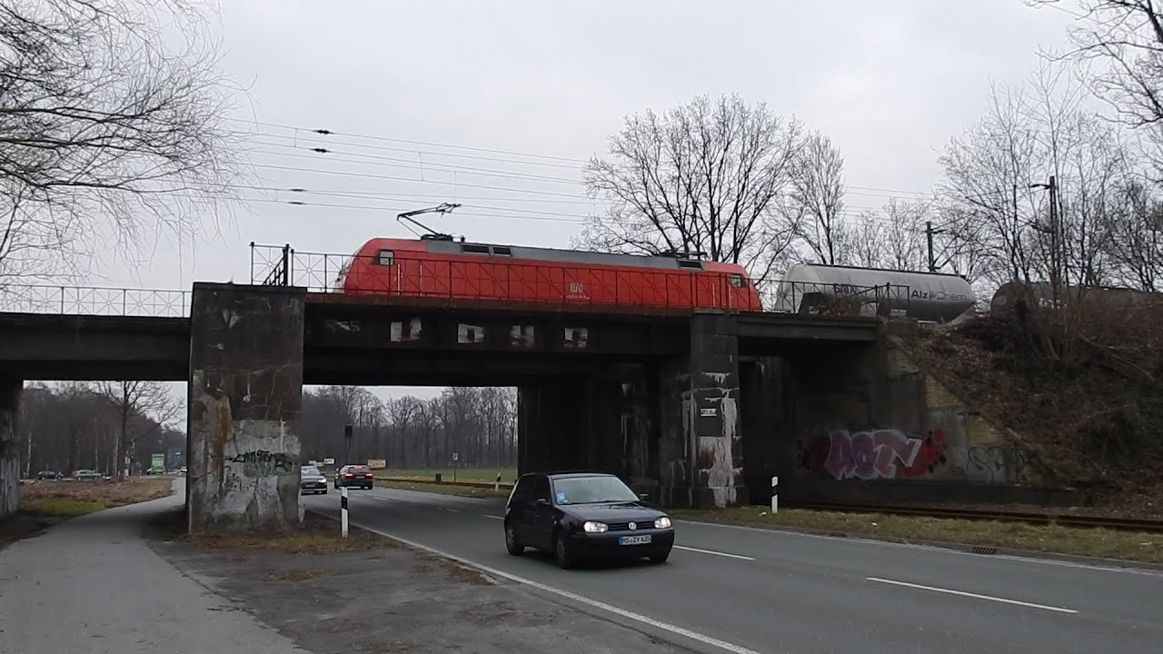 &Uuml;ber die Warendorfer Stra&szlig;e: 152 047-7 der DB mit G&uuml;terzug