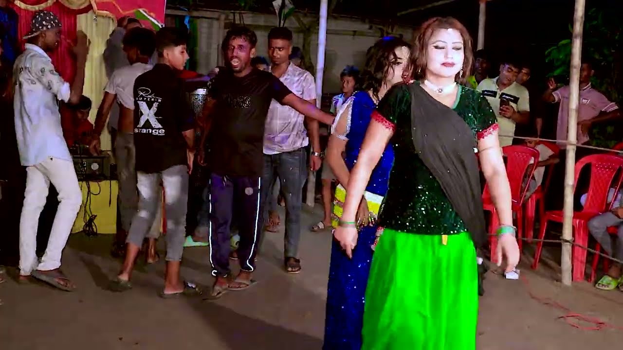 বিয়ে বাড়ীর উরাধুরা ড্যান্স | Dj Wala Babu Mera Gaana Chala Do | Rajasthani Dj Song | Juthi Dance