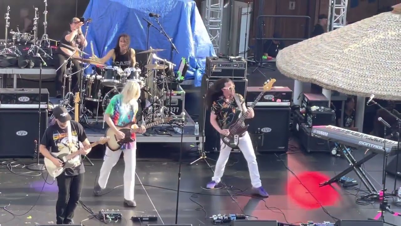 The Stowaways - Seven Nation Army feat Emily Armstrong & Angela Lese live on Shiprocked 01/25/23