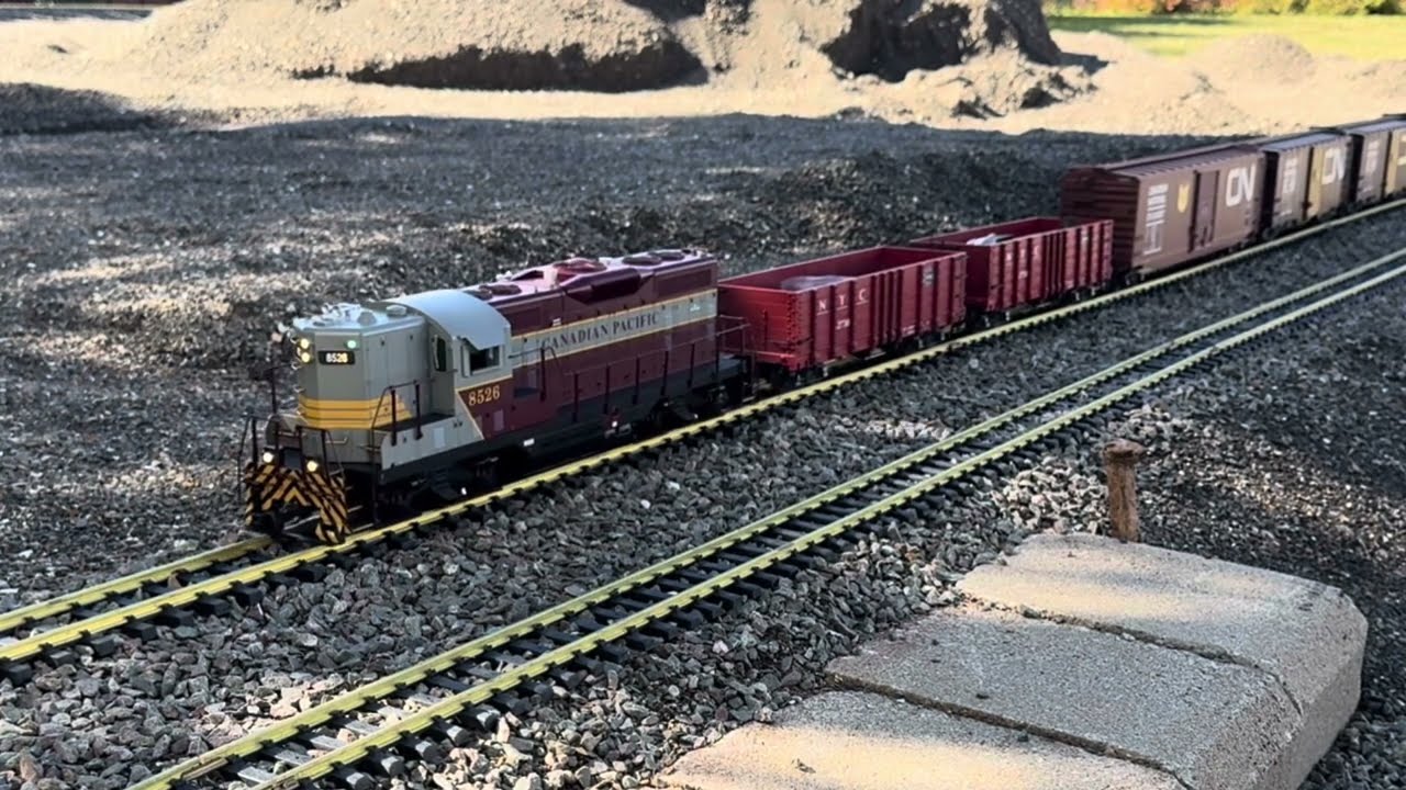 GP-9 EMD equipped with BluNami 4408 EMD-2  ( g-scale )
