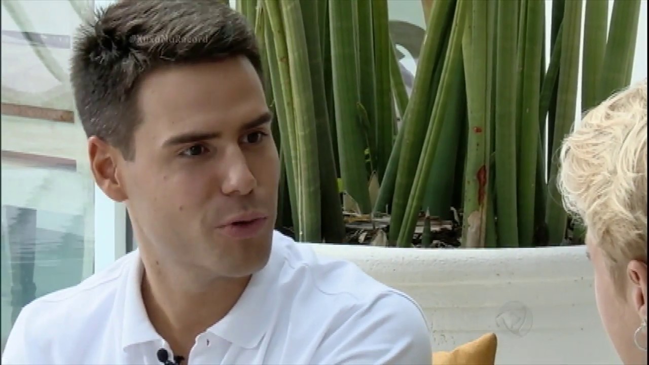 Luiz Bacci abre caixas com curiosidades sobre seu passado