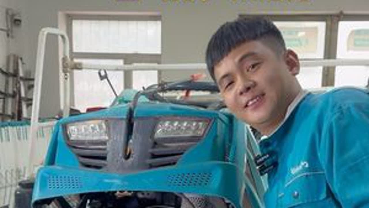 保养好看住自己的爱车。#久保田高速插秧机 #韩老得说农机