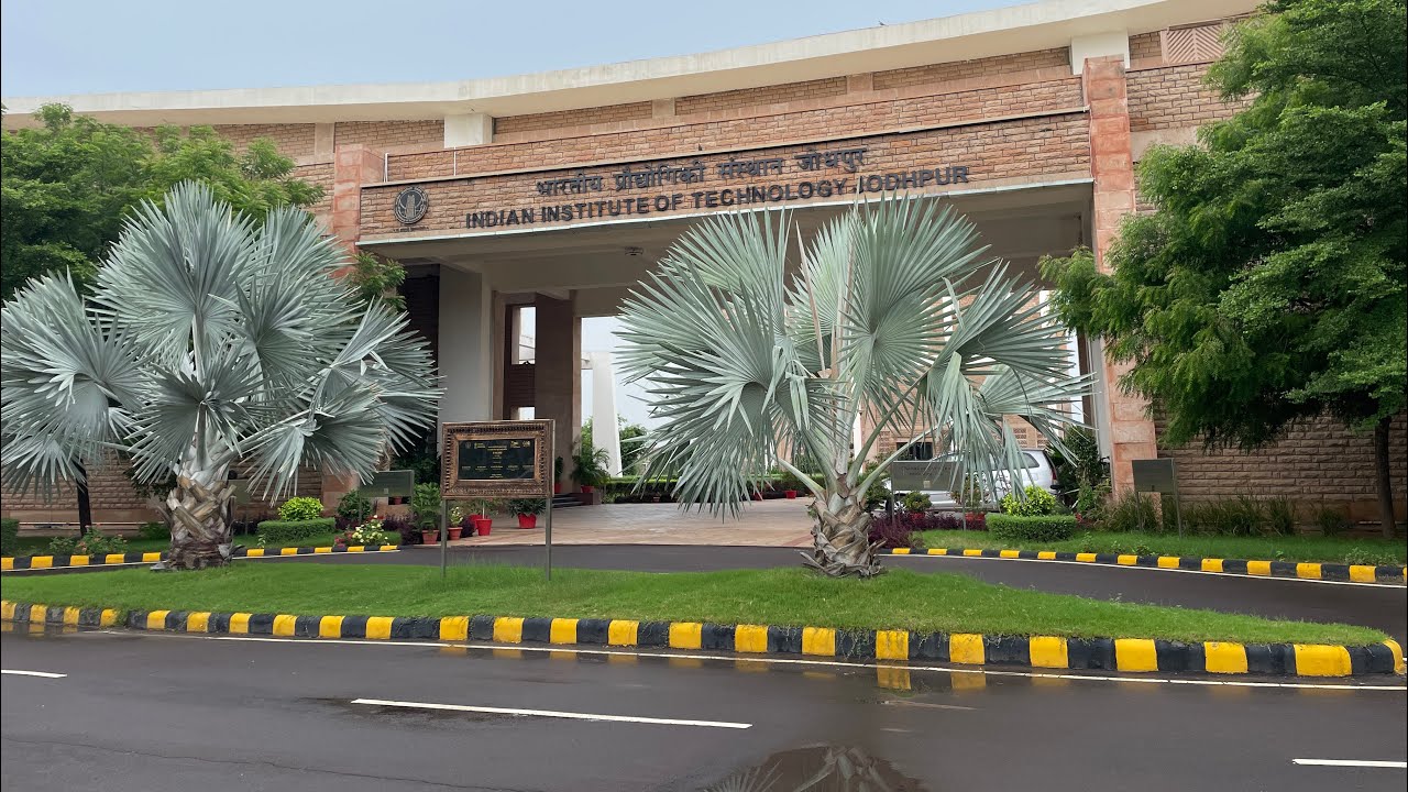 Bhaut mushkil ho raha adjust hone me/ IIT Jodhpur